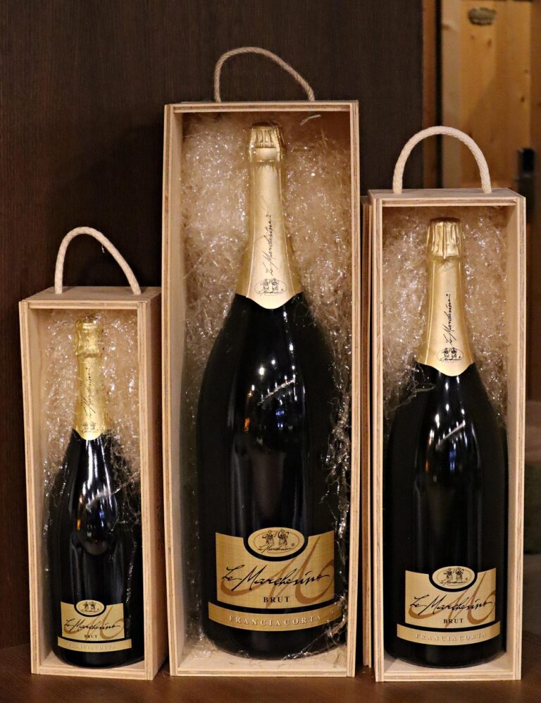 sparkling wine, prosecco, franciacorta, champagne bottle, drink, alcohol, aperitif, enjoyment, champagne, prost, party, new year's day, to celebrate, magnum, double-magnum, sylvester, tingly, wooden box, italian, italy, prosecco, prosecco, prosecco, prosecco, prosecco, franciacorta, franciacorta, magnum, wooden box